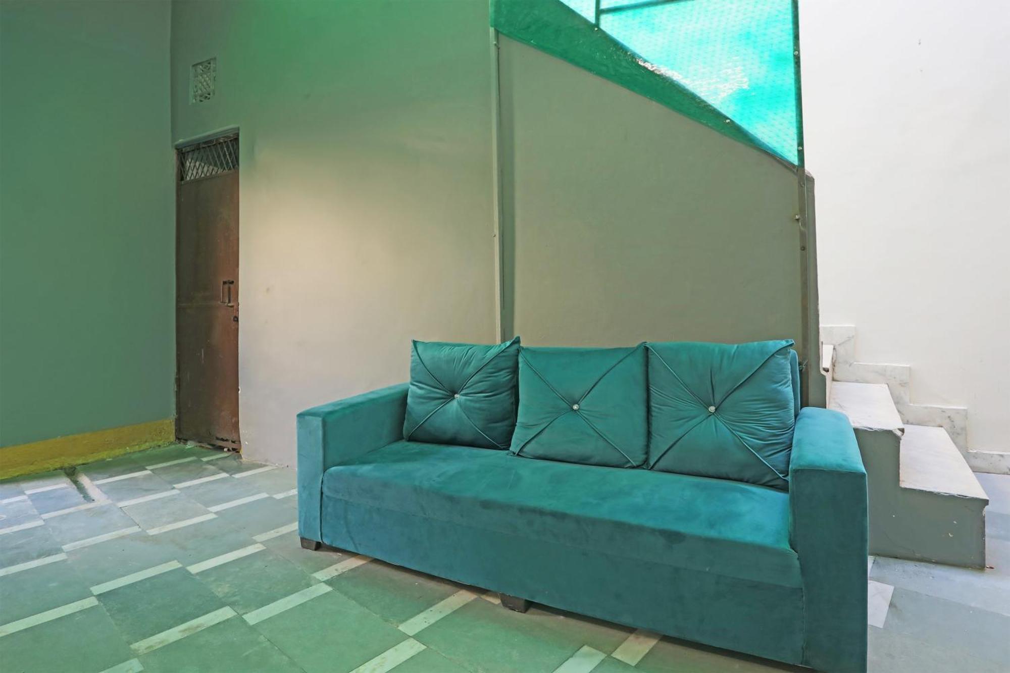 Oyo Kashish Palace New Delhi Exterior photo